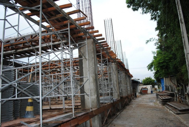 Escoramento Contínuo no Parque São Lucas - Escoramento para Obra